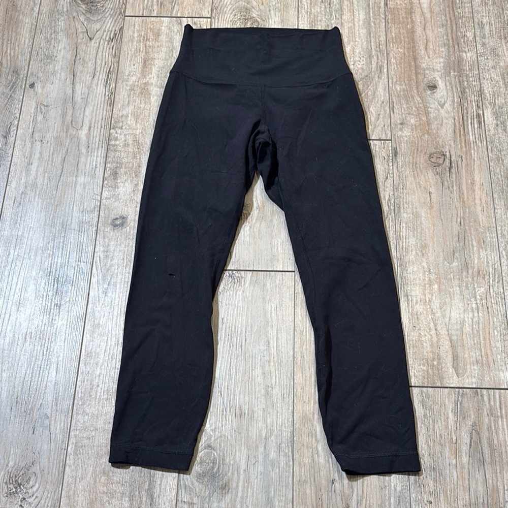 Lululemon Women’s Black Legging Capris Size 4